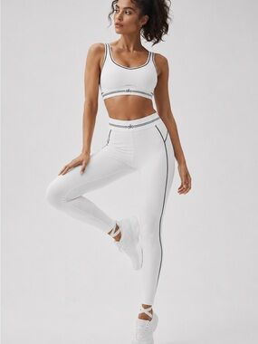 NWT Alo Yoga White Piping Sports Bra & Leggings Set Back To School Essential